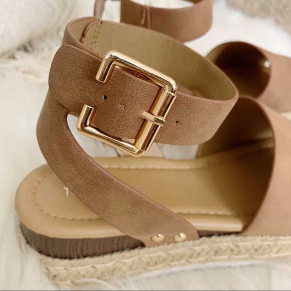 NEW Luna Platform Sandal- in Tan Nub - Picture 6 of 7